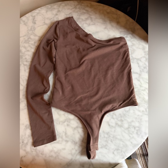 Clyque Tops - Clyque One Shoulder Long Sleeve Bodysuit in Chocolate Brown Everyday Basic